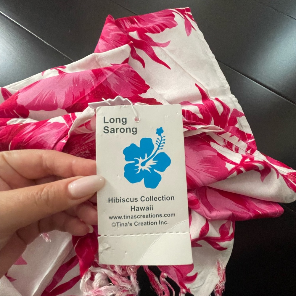 Floral Pink and White sarong hawaiin - Picture 4 of 4